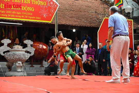 Rộn ràng hội vật đình Mai Động đầu Xuân Bính Ngọ