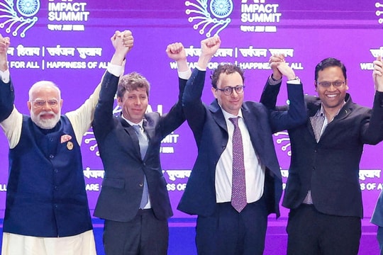 CEO OpenAI và Anthropic quyết không nắm tay nhau