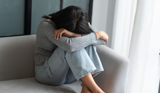 Thế hệ lớn lên trong bất định và những mối quan hệ lưng chừng