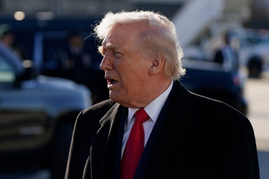 Tổng thống Trump chỉ trích Tòa án Tối cao, tuyên bố áp thêm thuế quan 10%