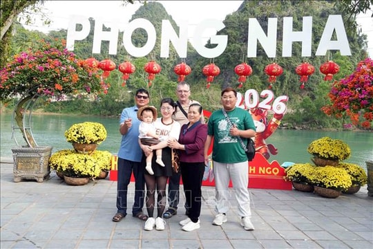 Đón vận may đầu năm giữa kỳ quan Phong Nha - Kẻ Bàng