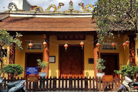 Đền thờ thần ngựa nghìn năm ở địa phương nào?