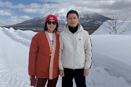 Lương Triều Vỹ, Lưu Gia Linh rong chơi đầu năm