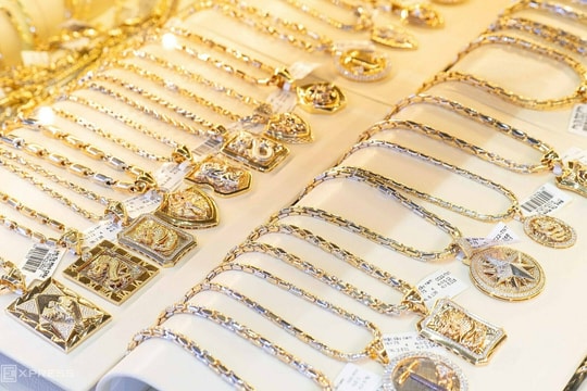 Mỗi lượng vàng tăng 2 triệu đồng ngày mùng 5 Tết