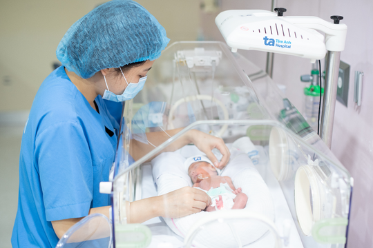 Lưu ý chăm sóc trẻ sinh non tại nhà dịp Tết