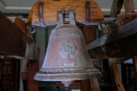 Tiếng chuông xứ đạo thoát thai từ những khẩu thần công