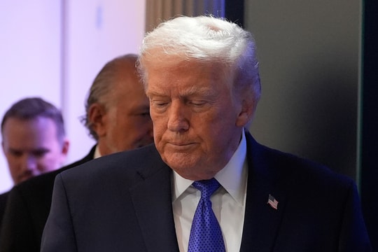 Ông Trump chỉ trích thẩm phán Tòa Tối cao 'bất trung' với Hiến pháp