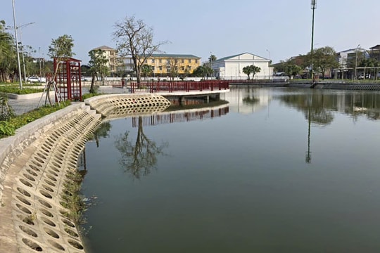 Bé gái 8 tuổi tử vong dưới hồ điều hòa