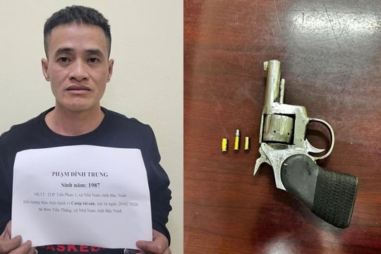 Dí súng đe dọa tài xế, cướp ôtô đậu ven đường