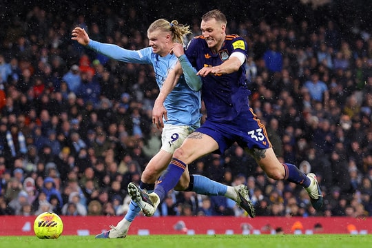 Kết quả giải Ngoại Hạng Anh: Man City thắng Newcastle, bám sát Arsenal