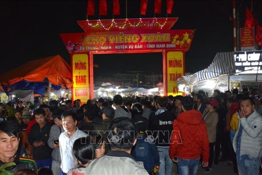 Chợ Viềng - phiên chợ độc đáo bậc nhất vùng Đồng bằng Bắc Bộ​