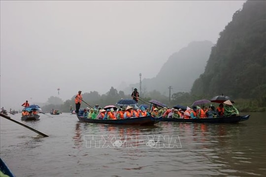 Khẳng định vị thế của Chùa Hương trên bản đồ du lịch văn hóa tâm linh