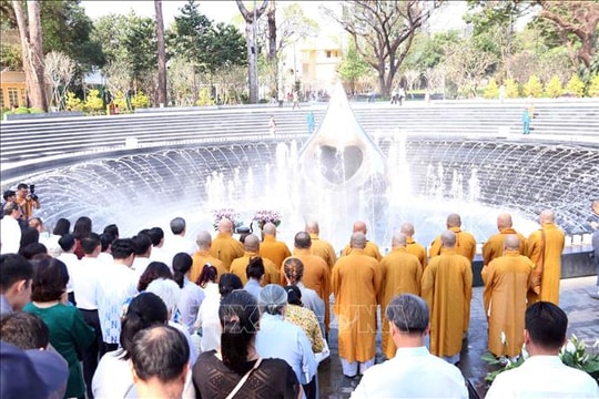 Lễ cầu nguyện quốc thái dân an và tưởng niệm nạn nhân đại dịch COVID-19