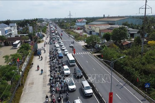 Áp lực giao thông tuyến cao tốc phía Đông hướng đi TP Hồ Chí Minh tăng cao