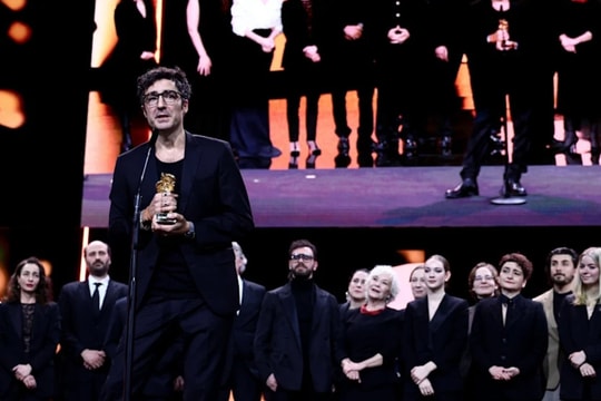 Bộ phim 'Gelbe Briefe' giành giải Gấu Vàng