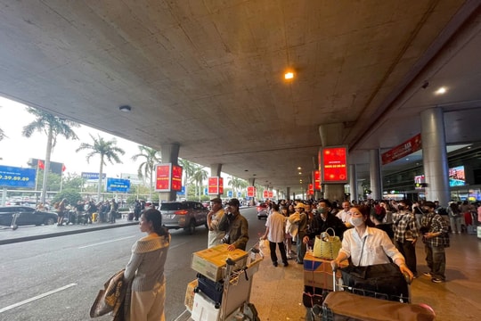 Sân bay Tân Sơn Nhất tiếp tục lập kỷ lục khi đón gần 178.000 lượt khách trong ngày 22/2