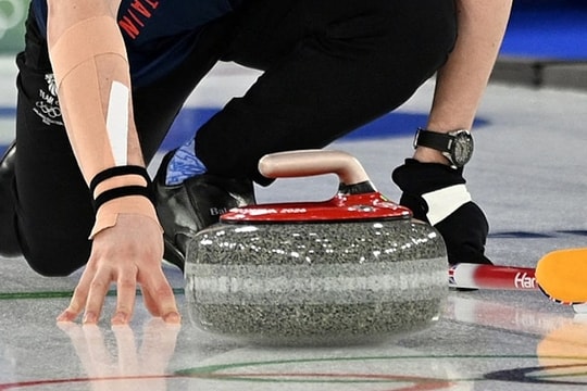 Hành trình 60 triệu năm của những khối đá curling tại Olympic mùa Đông 2026