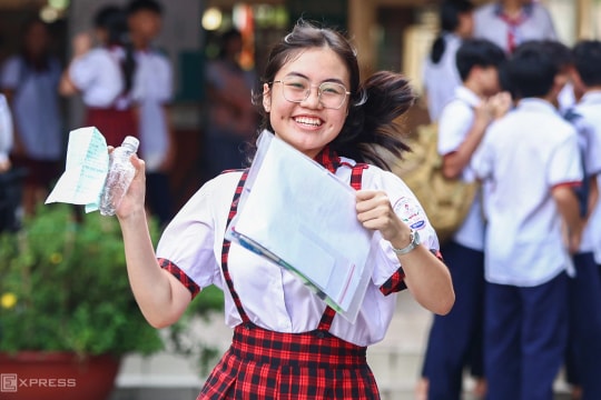 Hơn 20 tỉnh, thành công bố môn thứ ba thi lớp 10