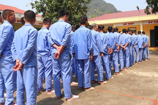 Người nghiện ma túy sẽ bị giám sát bằng vòng đeo điện tử như thế nào