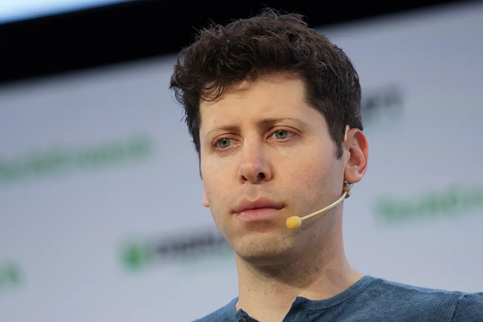 Ông chủ ChatGPT: Nhiều công ty viện cớ triển khai AI để sa thải