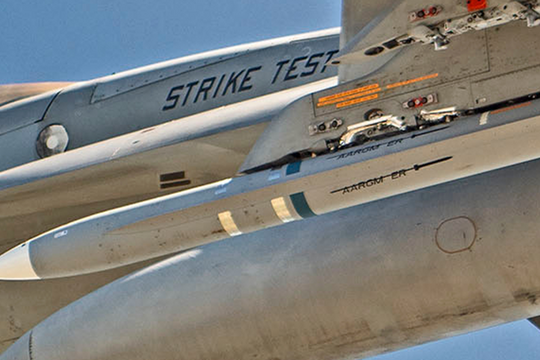 Hải quân Mỹ muốn sở hữu tên lửa chuyên hạ 'máy bay mắt thần'