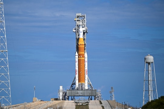 NASA tiếp tục lùi ngày đưa người tới Mặt Trăng vì lỗi kỹ thuật