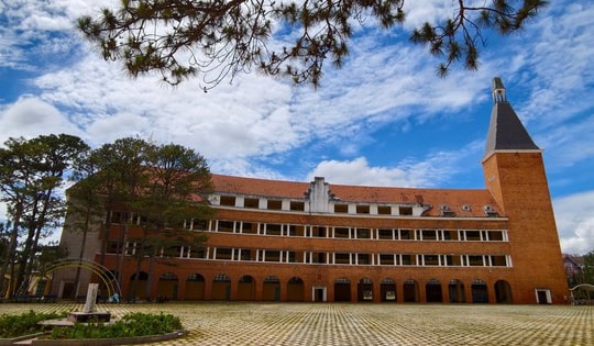 Độc đáo ngôi trường gần 100 năm - di tích cấp quốc gia ở Đà Lạt