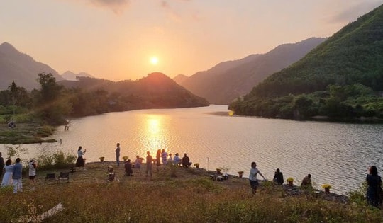 Đập dâng Nam Mỹ, điểm hẹn ngắm hoàng hôn mới của giới trẻ Đà Nẵng