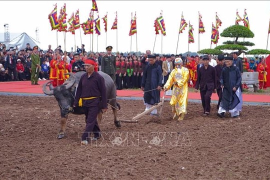 Giữ gìn nét đẹp lễ hội đầu Xuân