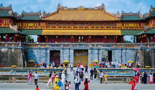 Điều gì làm nên sức hút hơn nửa triệu lượt khách đến Huế dịp Tết?