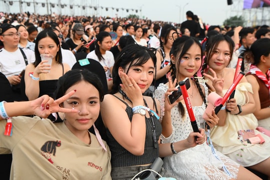 'Mỏ vàng' từ xu hướng chi tiền mua cảm xúc của người Việt