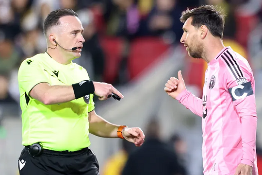 Messi được minh oan vụ đối chất trọng tài MLS