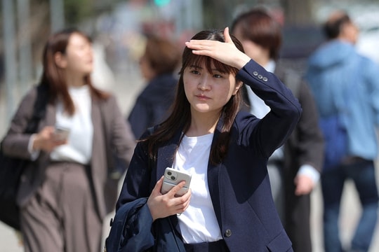 Văn hóa 'làm việc đến chết' phai nhạt ở Nhật