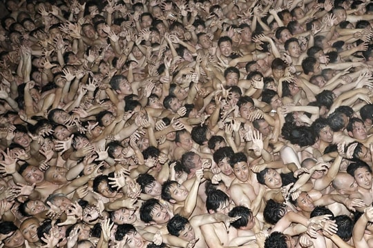 6 người nhập viện vì tham gia 'lễ hội khỏa thân' ở Nhật Bản