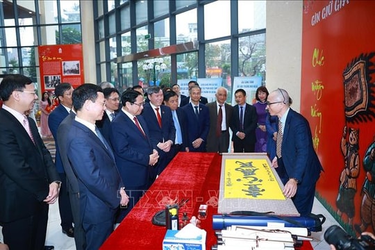 Thủ tướng Phạm Minh Chính thăm và làm việc với Viện Hàn lâm Khoa học và Xã hội Việt Nam