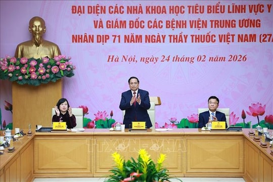 Thủ tướng gặp mặt đại diện các nhà khoa học tiêu biểu trong lĩnh vực y tế