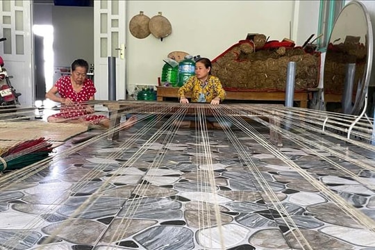 Giữ lửa làng nghề truyền thống trăm năm