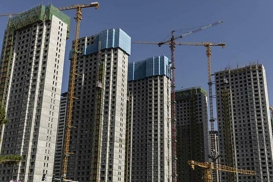 Nghịch lý 'vay tiền để bán nhà'