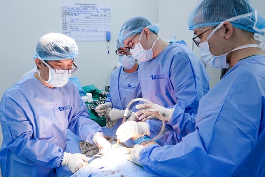 Hoại tử xương đùi, người đàn ông phải thay khớp háng