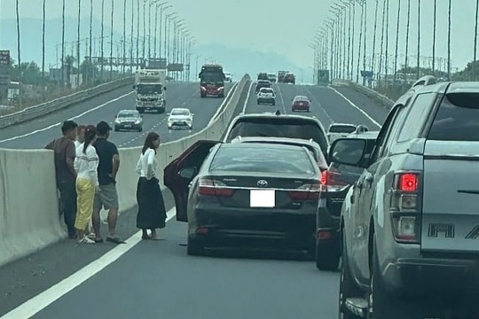 10 năm lái xe vẫn chịu thua nạn 'rùa bò' cao tốc