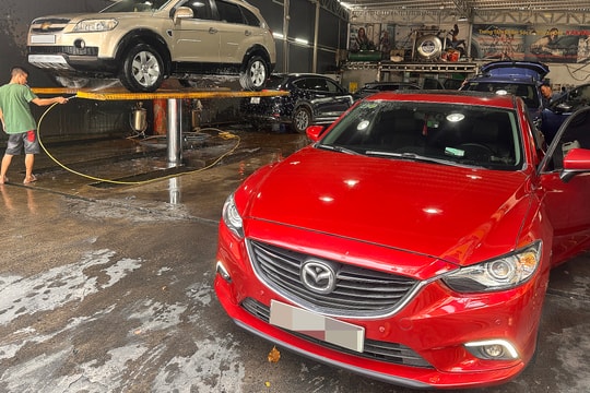 Dịch vụ vệ sinh ôtô quá tải sau Tết