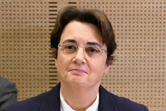 Trộm đột nhập lấy 102 triệu USD trang sức, Giám đốc bảo tàng Louvre từ chức