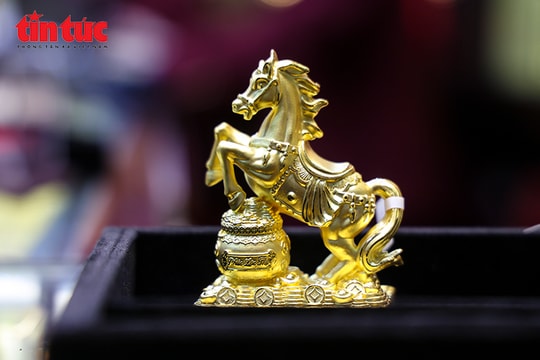 Đa dạng linh vật vàng cầu tài lộc trong Tuần lễ Thần Tài