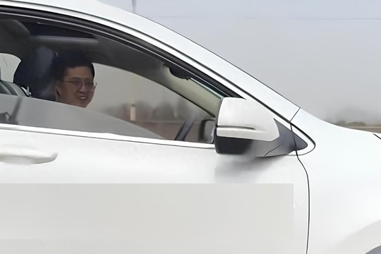 Tình cờ gặp lại tình đầu giữa dòng tắc đường