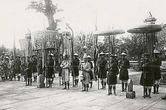 Chuyện du xuân của vua triều Nguyễn