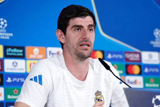 Courtois bác lập luận của Mourinho trong vụ Vinicius