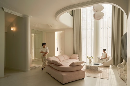 Nhà 370 m2 giao thoa cổ điển và hiện đại qua nhịp điệu hình khối