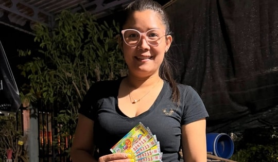 Xổ số miền Nam: Người phụ nữ gây “sốt” khi đổi 46 vé trúng độc đắc trong 3 ngày