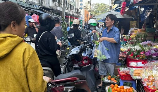 Một số mặt hàng cúng Thần Tài giá cao gấp đôi ngày thường