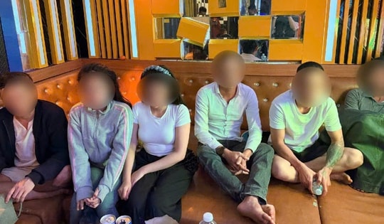 Lật tẩy bí mật trong phòng VIP quán karaoke ở Đà Nẵng